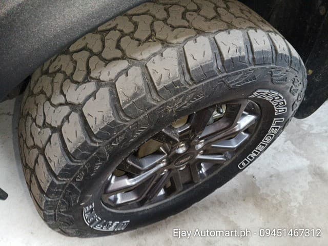 Car gallery image