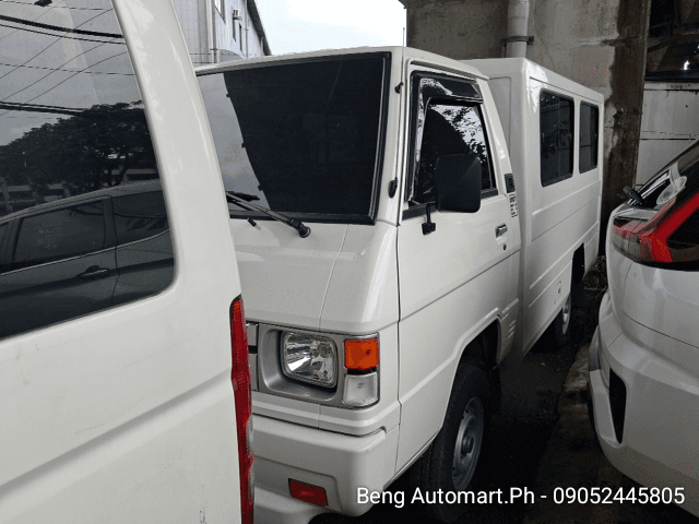 Car gallery image