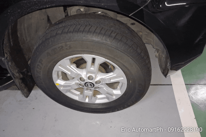 Car gallery image