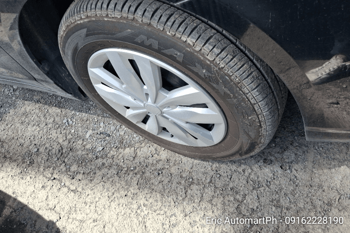 Car gallery image