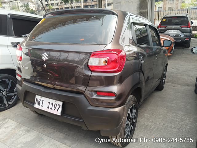 Car gallery image