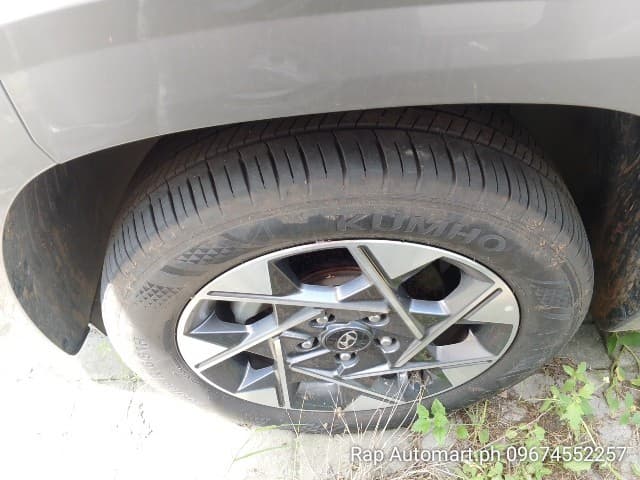 Car gallery image