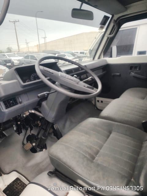 Car gallery image