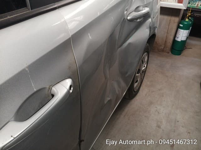 Car gallery image
