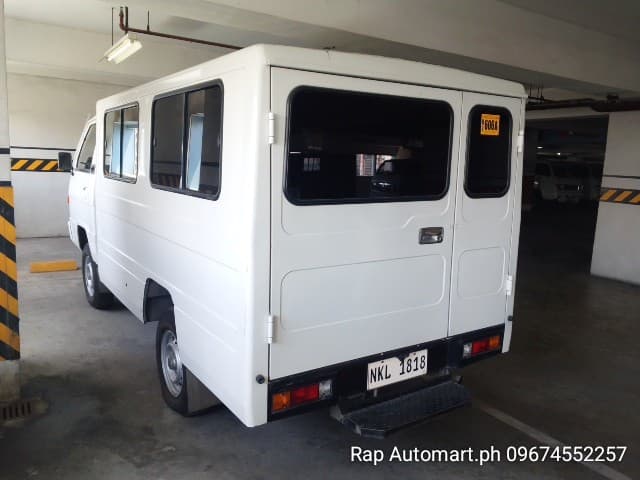Car gallery image