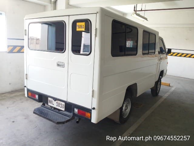 Car gallery image