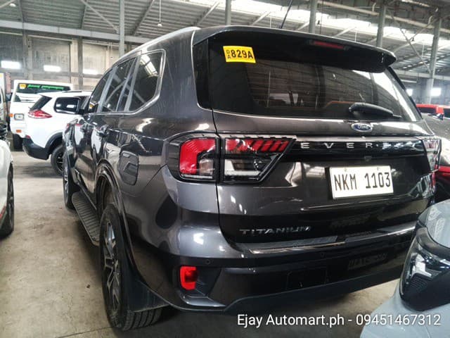 Car gallery image