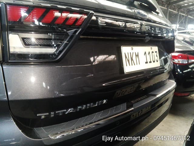 Car gallery image