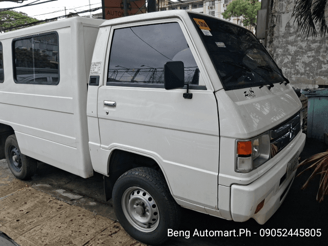 Car gallery image