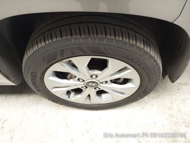 Car gallery image