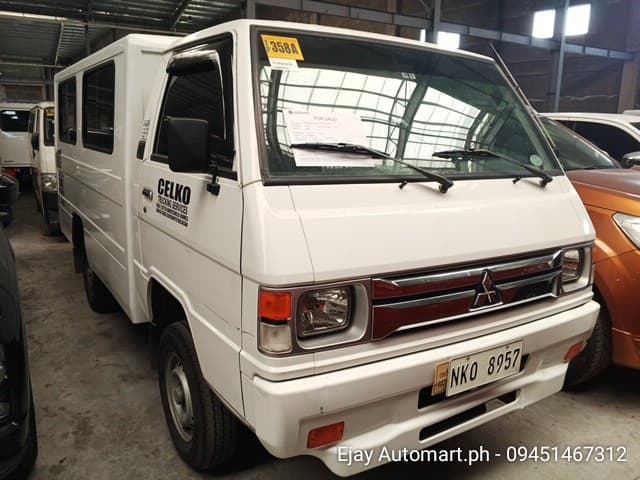 Car gallery image