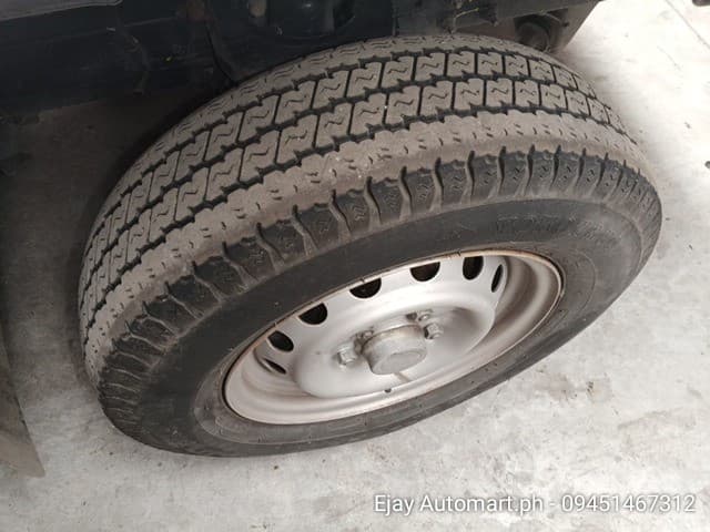Car gallery image