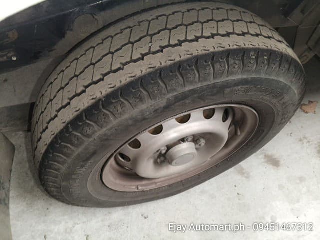 Car gallery image