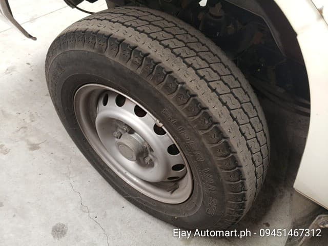 Car gallery image