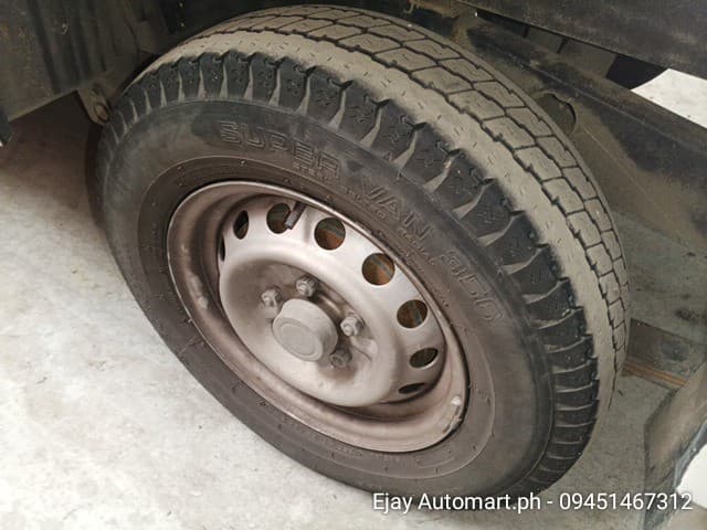 Car gallery image
