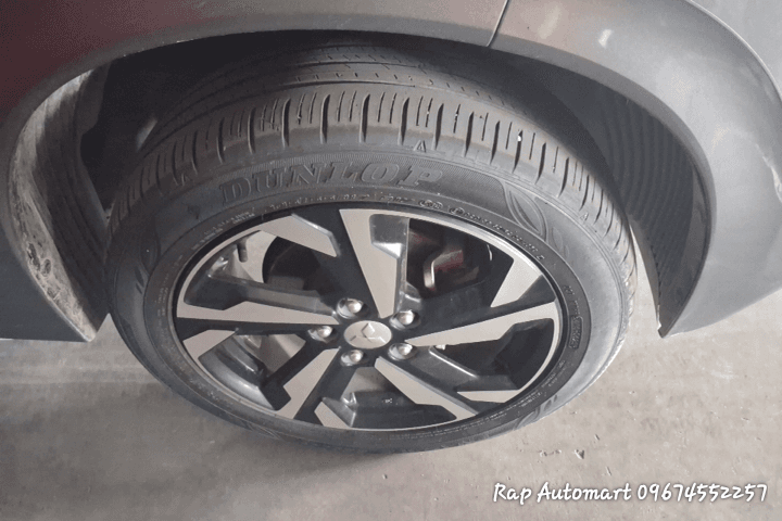 Car gallery image