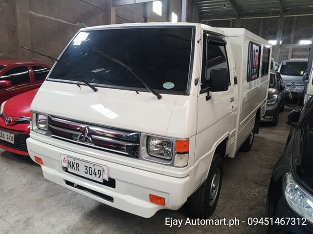 Car gallery image