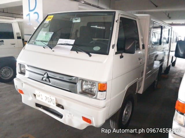 Car gallery image