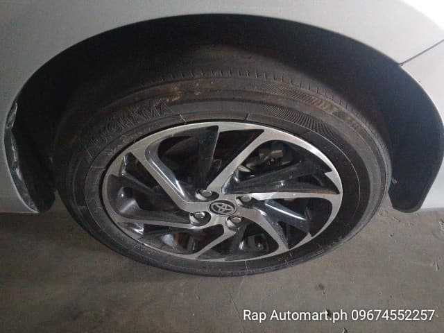 Car gallery image