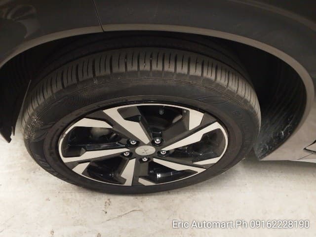 Car gallery image
