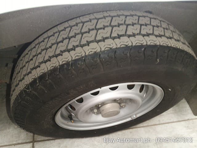 Car gallery image