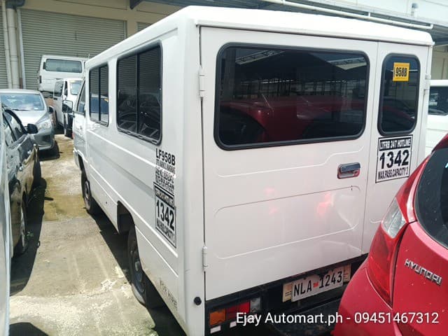 Car gallery image