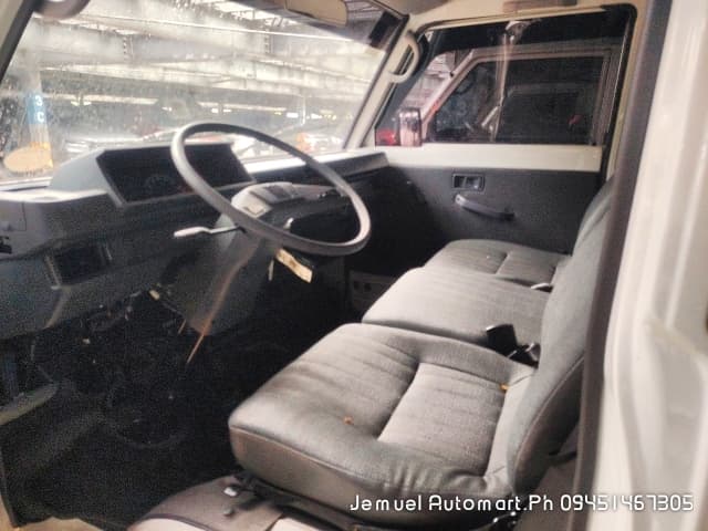 Car gallery image