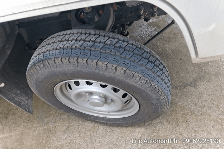 Car gallery image