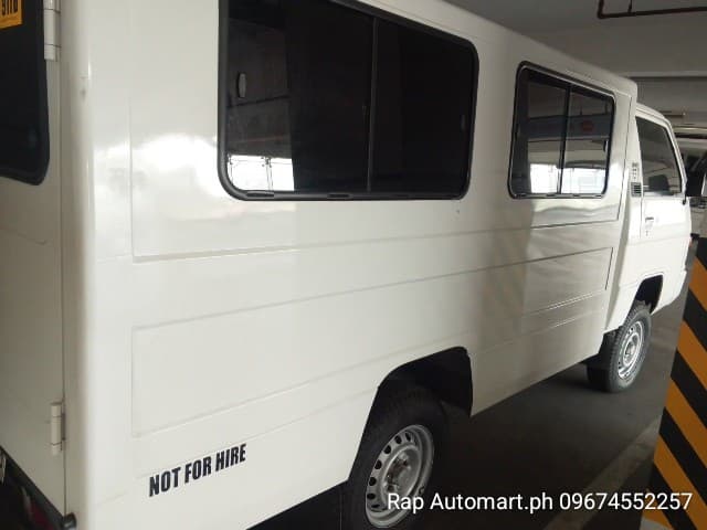 Car gallery image