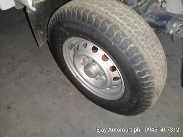 Car gallery image