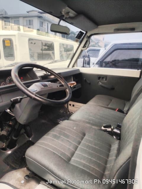 Car gallery image