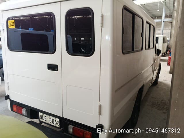 Car gallery image