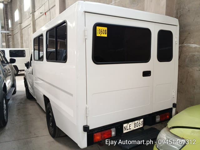 Car gallery image