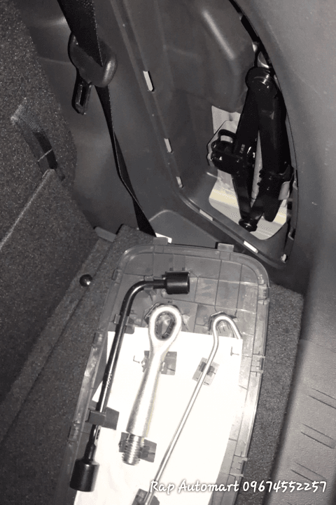 Car gallery image