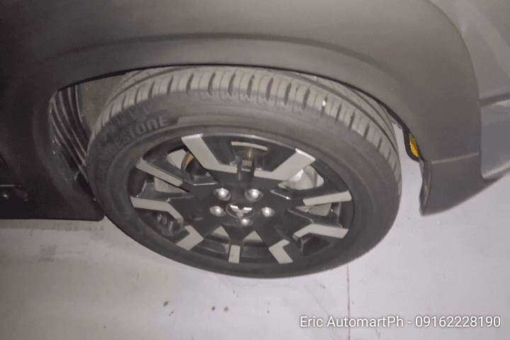 Car gallery image