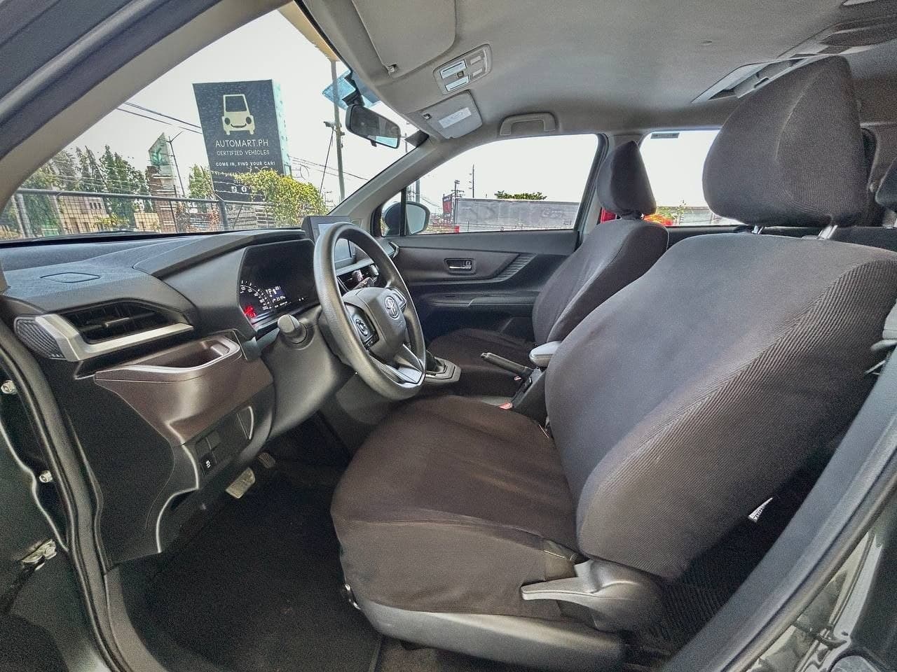 Car gallery image