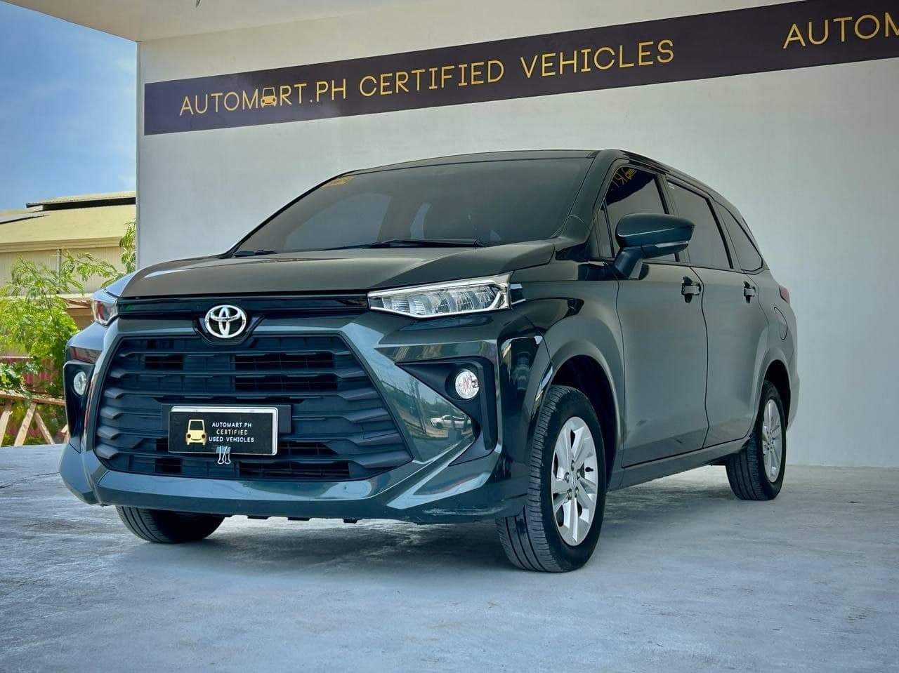 Car gallery image