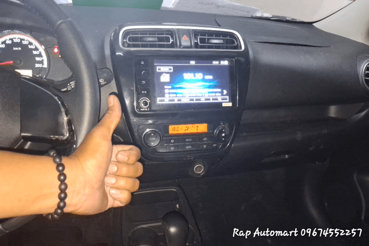 Car gallery image
