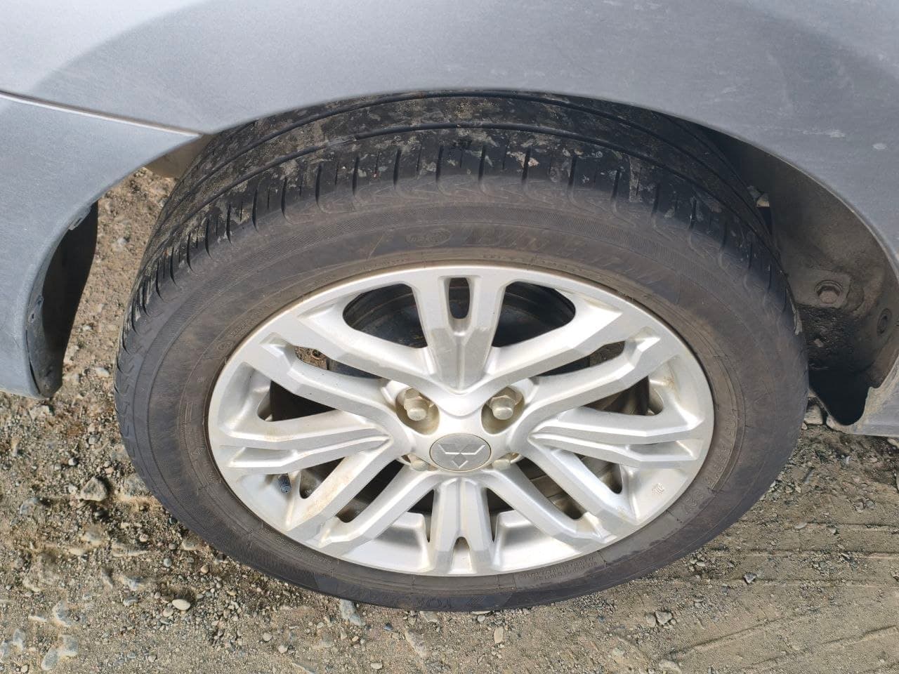 Car gallery image