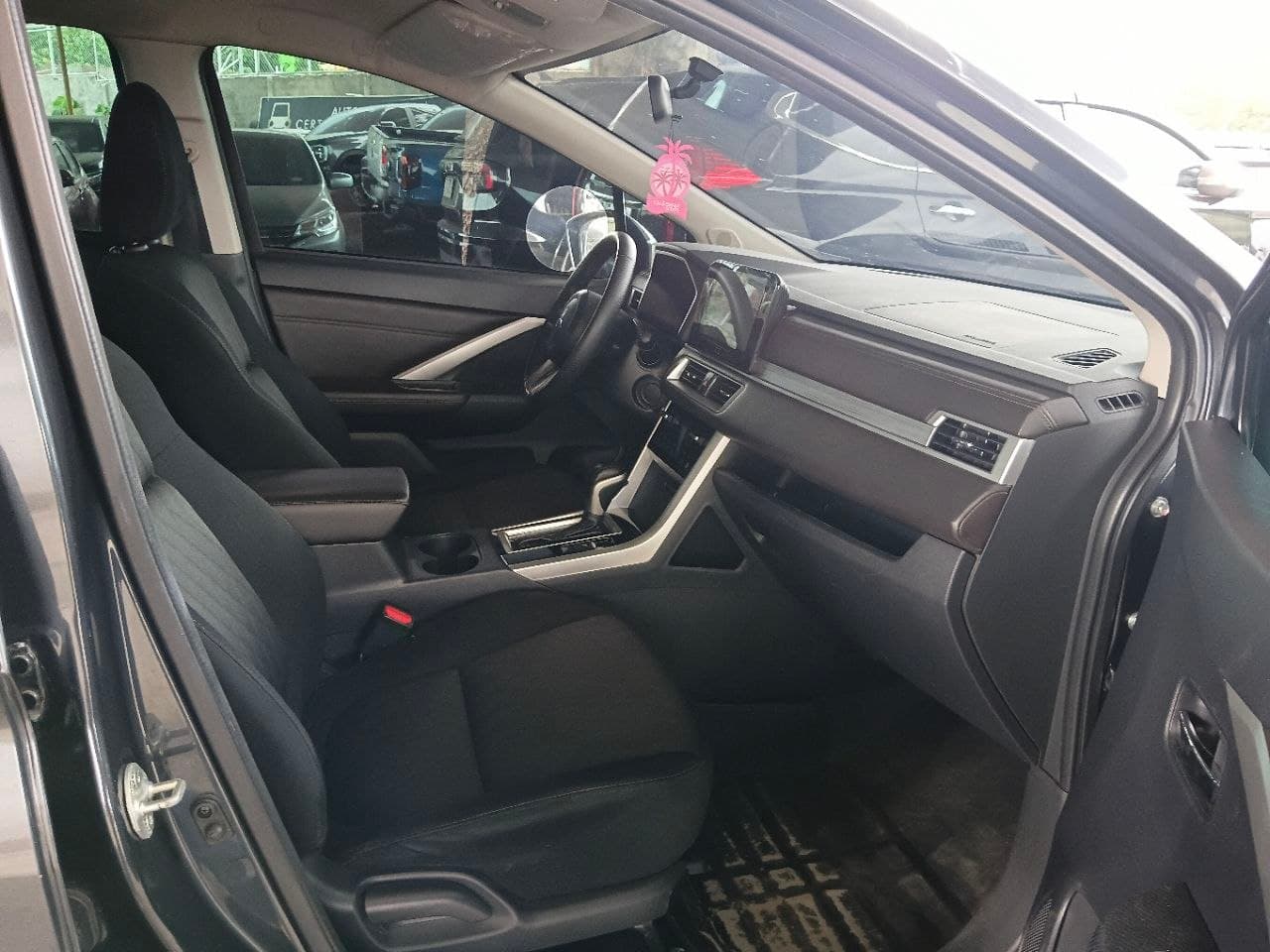 Car gallery image