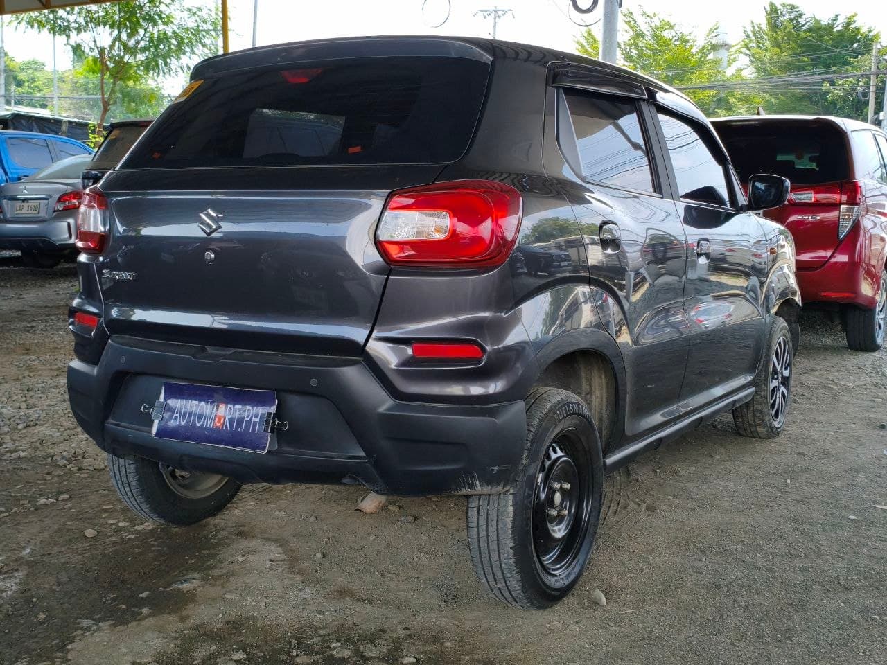 Car gallery image