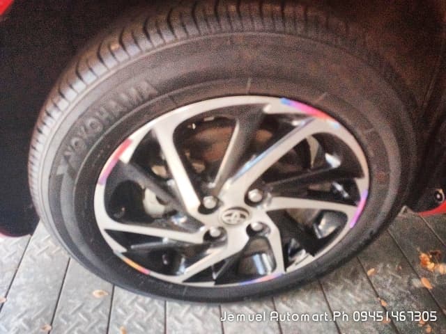 Car gallery image