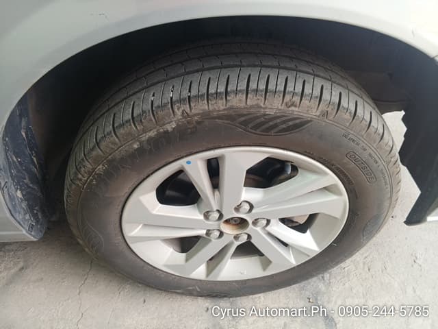 Car gallery image