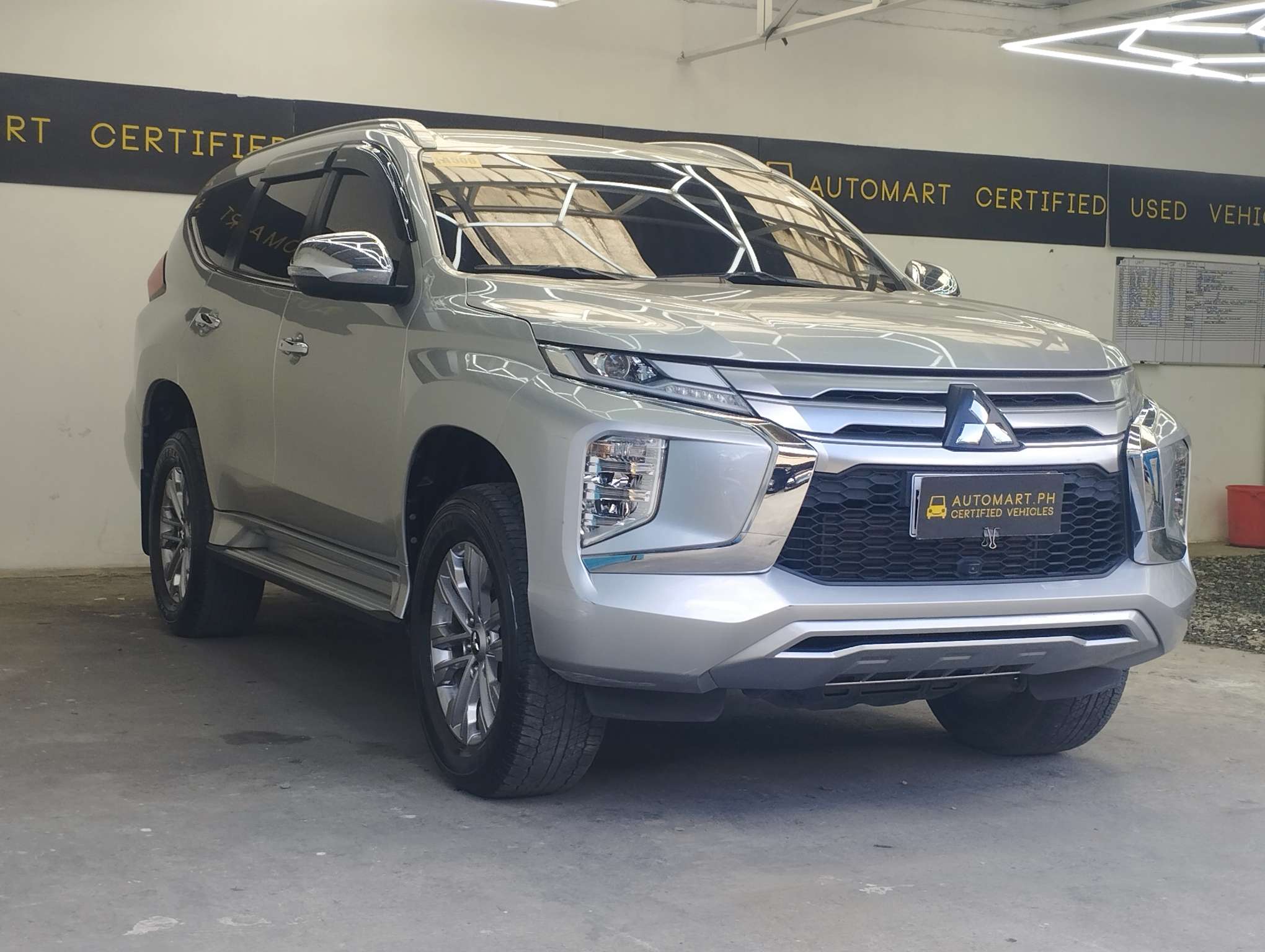 2023 MITSUBISHI MONTERO GLS 4X2 2.4