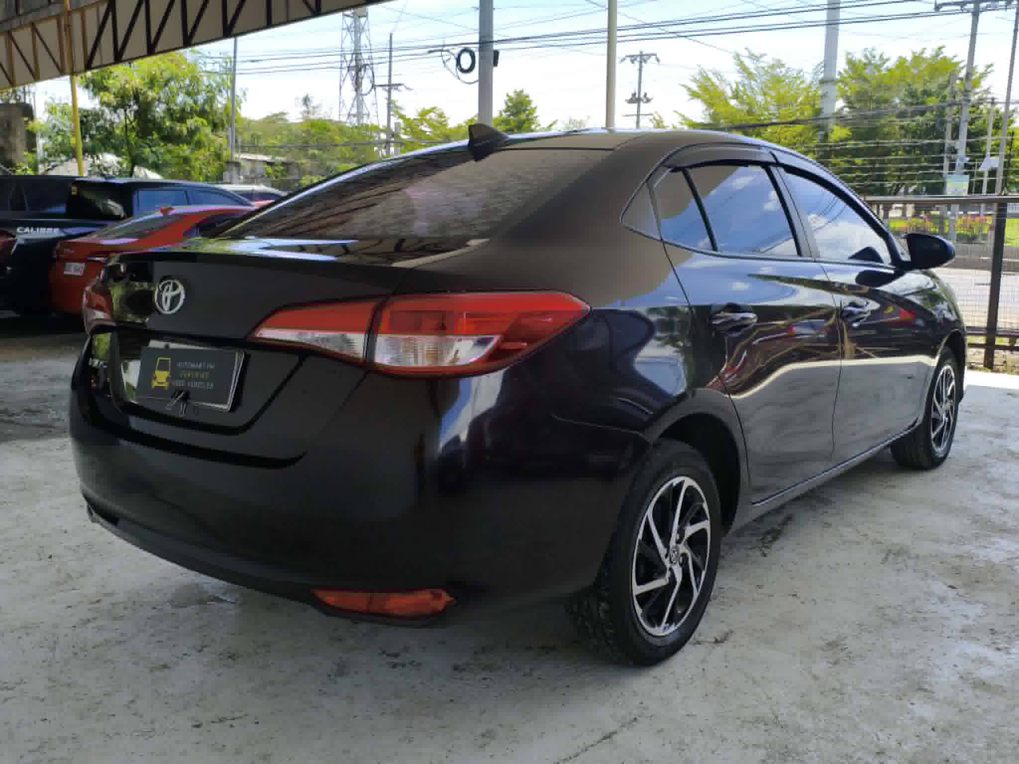 Car gallery image