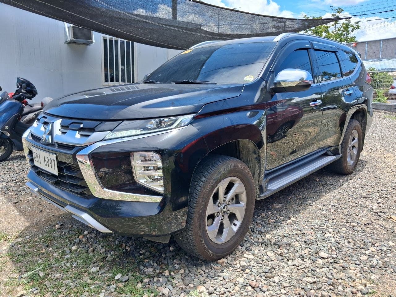 Car gallery image