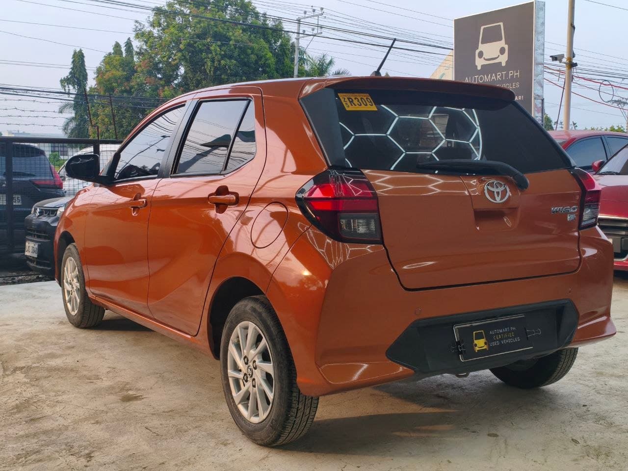 Car gallery image
