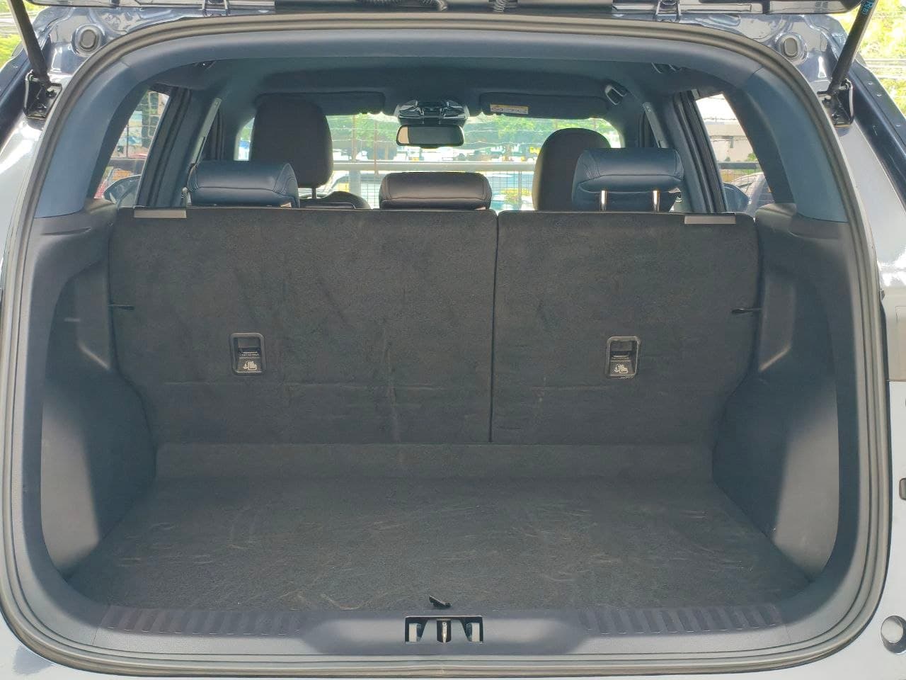 Car gallery image