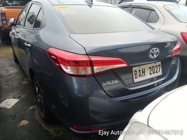 Car gallery image