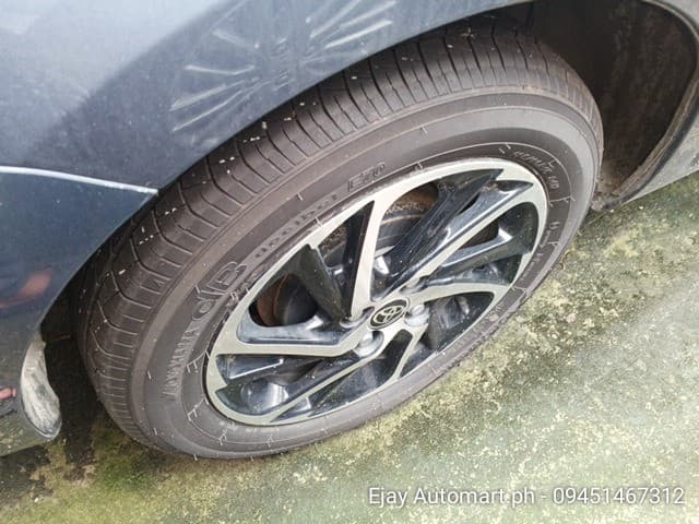 Car gallery image